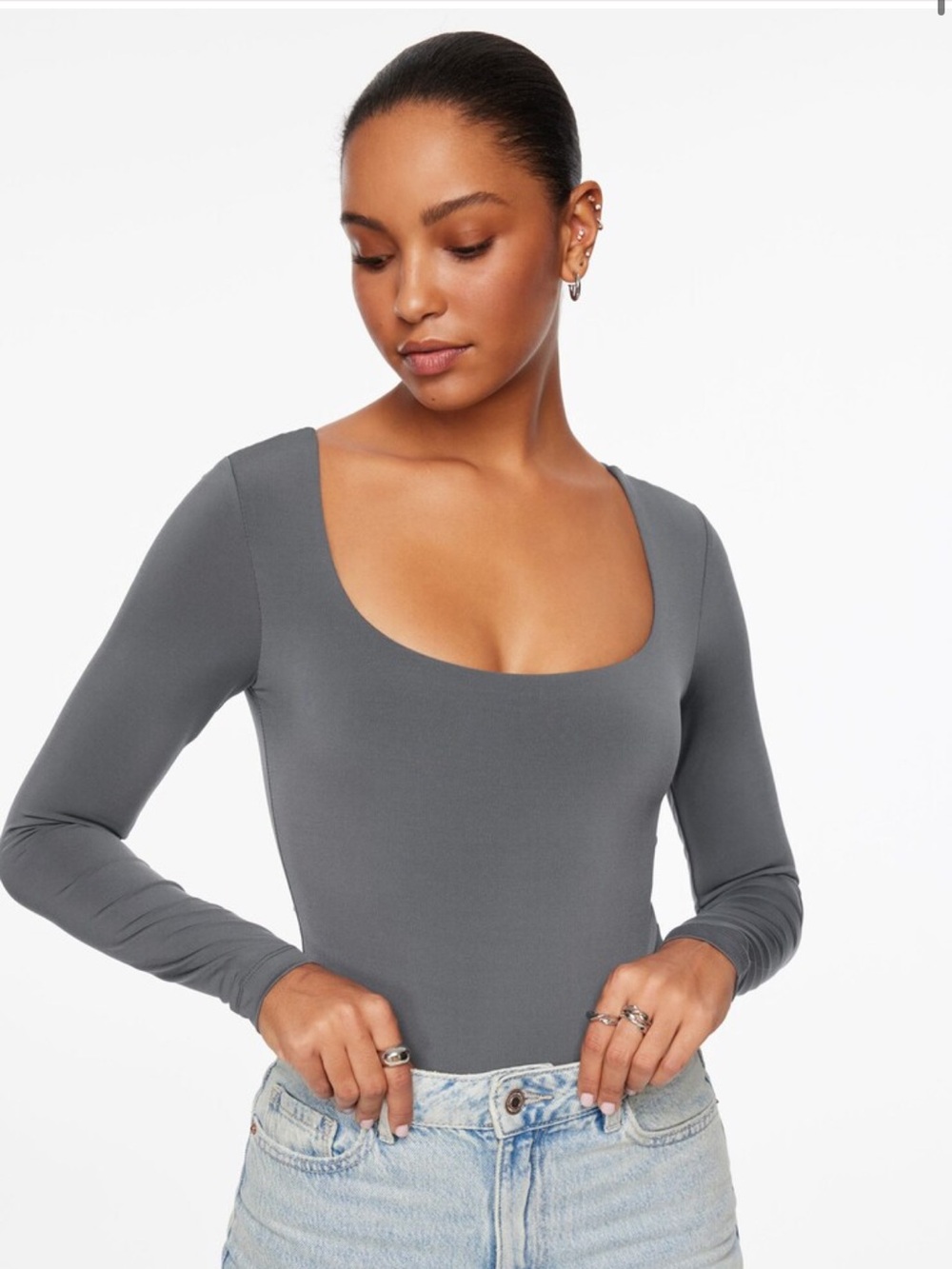 Dynamite Gray Scoop Neck Long Sleeve Bodysuit